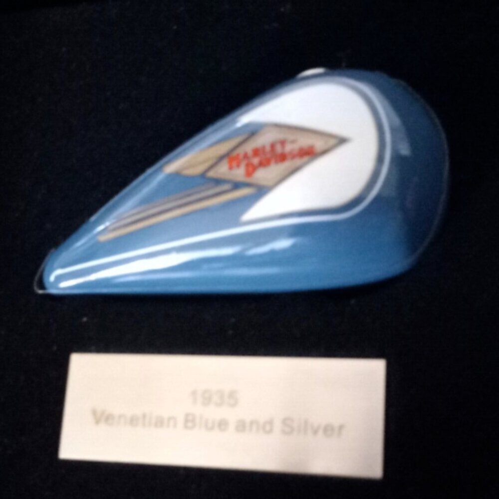 Harley-Davidson 5 Mini Gas Tank Set 2006 Shadow Box Wall Display Orange Park FL - Picture 4 of 12